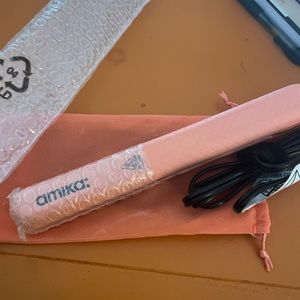 Amika Hair Straightener